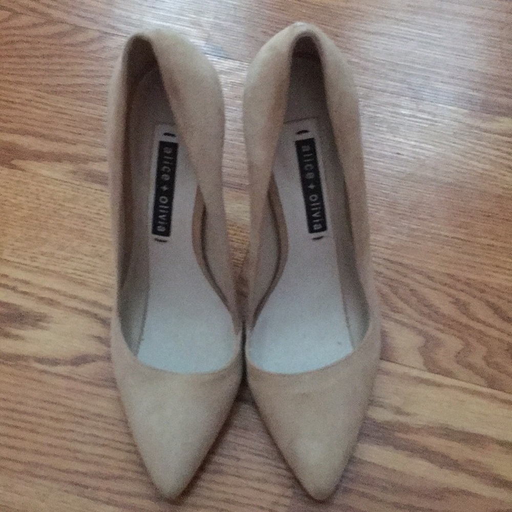 Alice + Olivia Classic Dina Pumps
